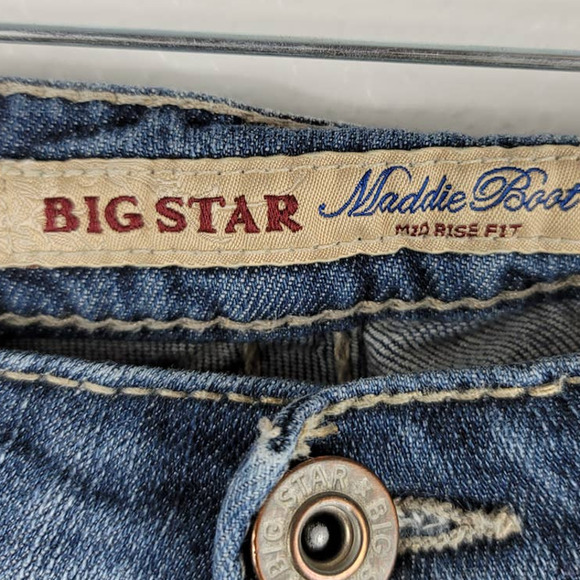 Big Star Maddie Mid Rise Fit Distressed Whiskering Bootcut Jeans 27R - Picture 5 of 7